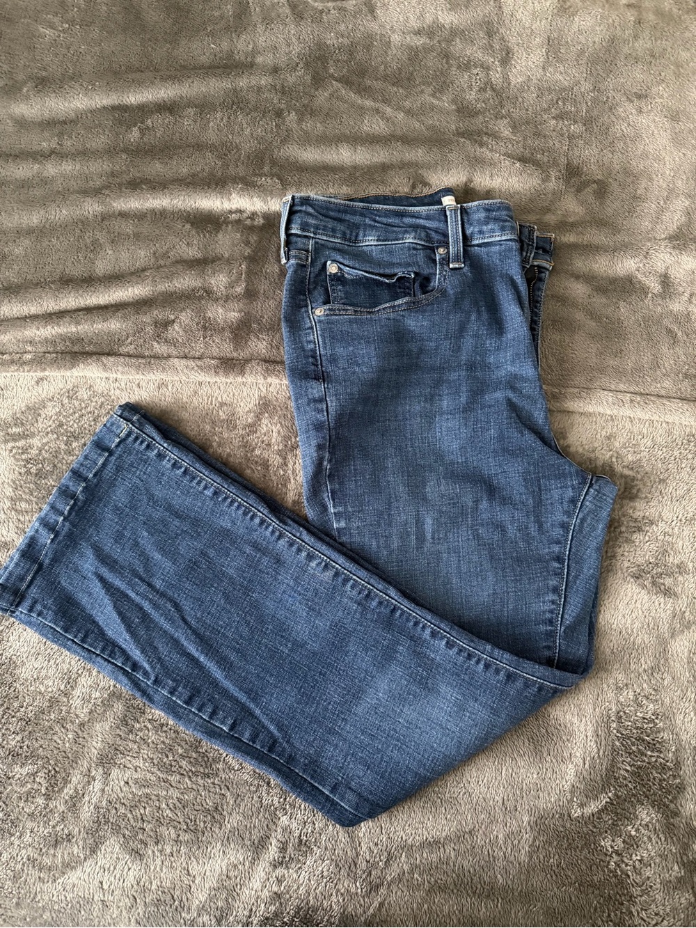 Levi's Women's Dark Blue Highrise Bootcut Jeans